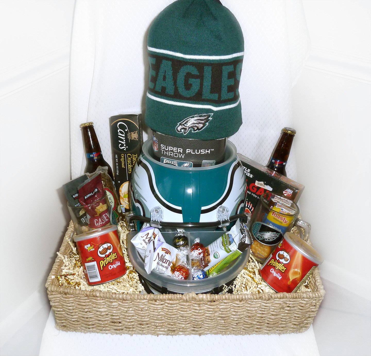 The Eagle Golf Gift Basket